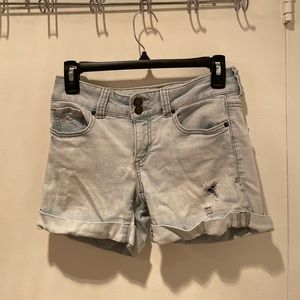Women’s Light Wash Jean Shorts
